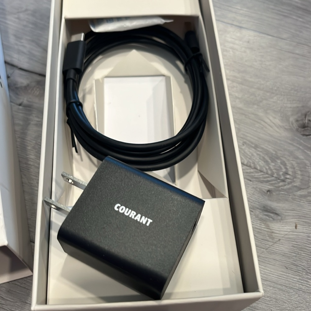 Brand New, In Box Multi Device Wireless Charger - Picture 4 of 4